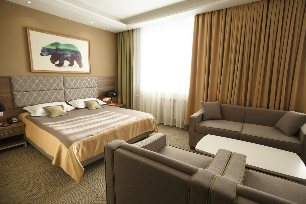Green Which Hotel Petropavlovsk Bagian luar foto